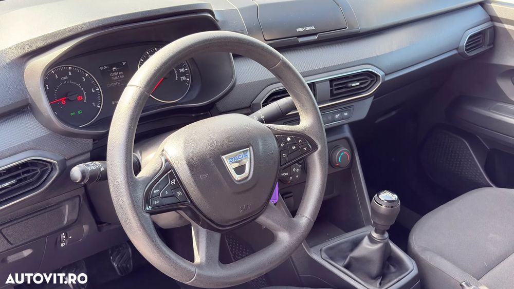 Dacia Logan TCe 90 Essential - 12