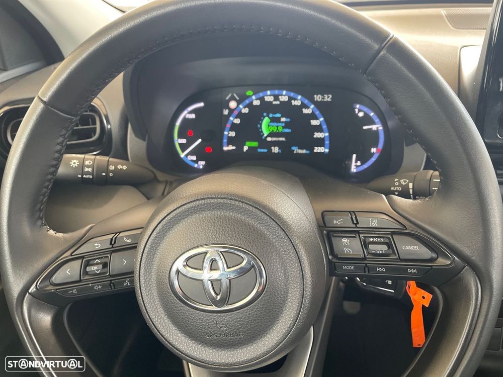 Toyota Yaris Cross 1.5 HDF Comfort Plus - 15
