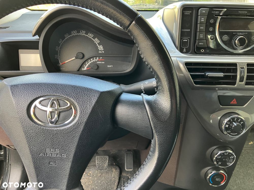 Toyota iQ 1.0 Sol EU5 - 2