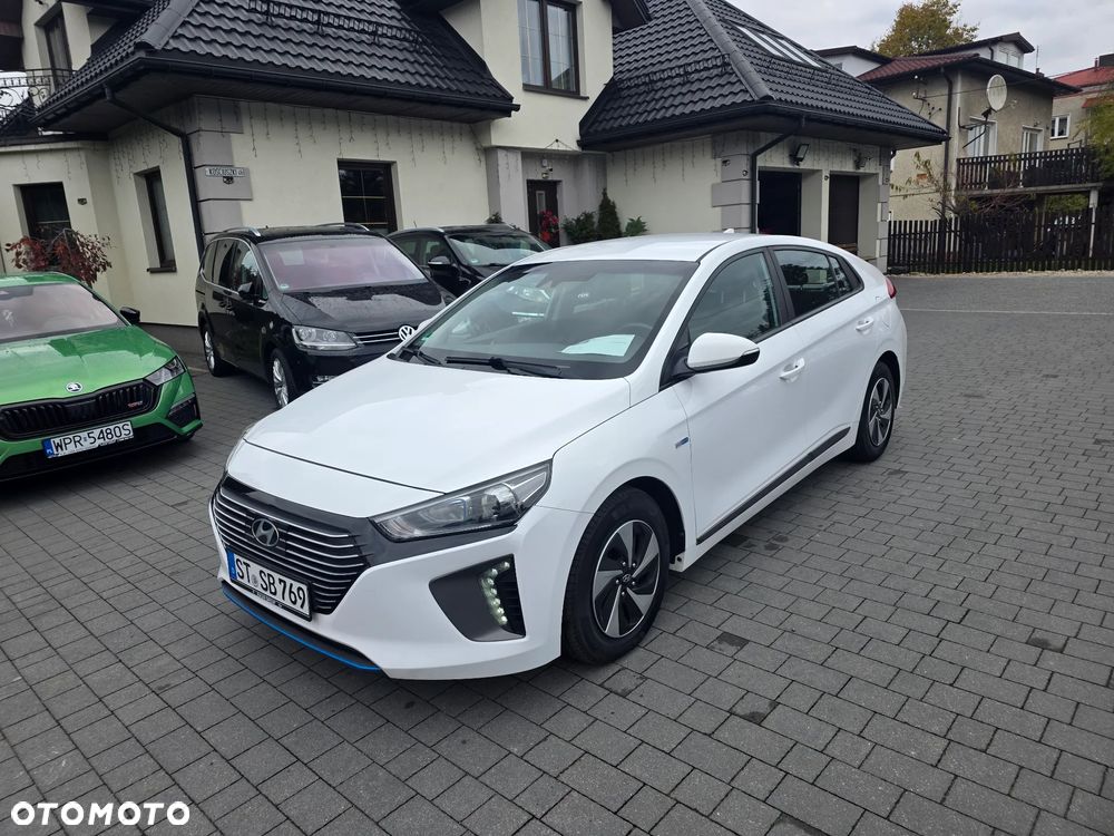 Hyundai IONIQ - 9