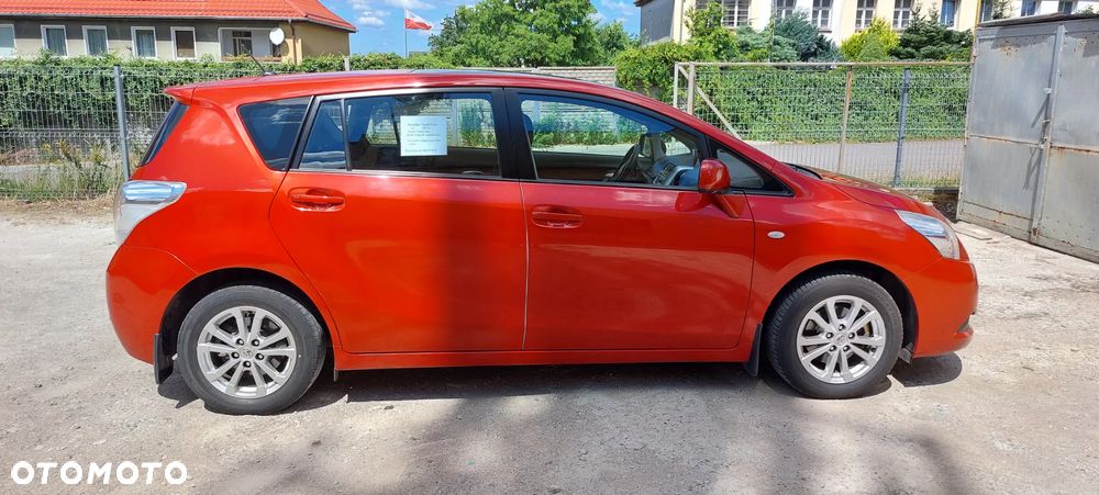 Toyota Verso 1.8 Edition - 4