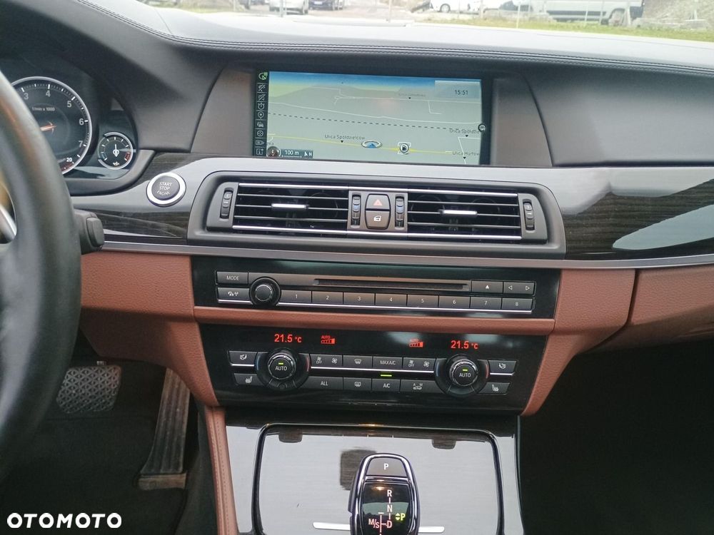 BMW Seria 5 550i xDrive - 19