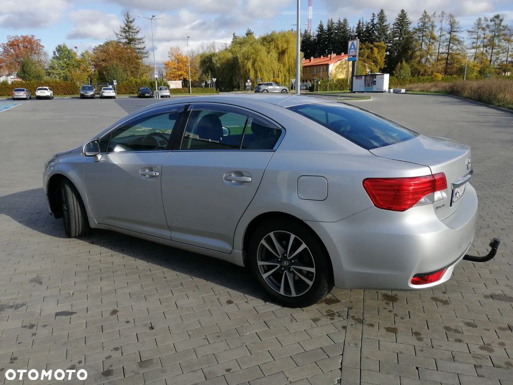 Toyota Avensis 2.2 D-4D Premium - 16