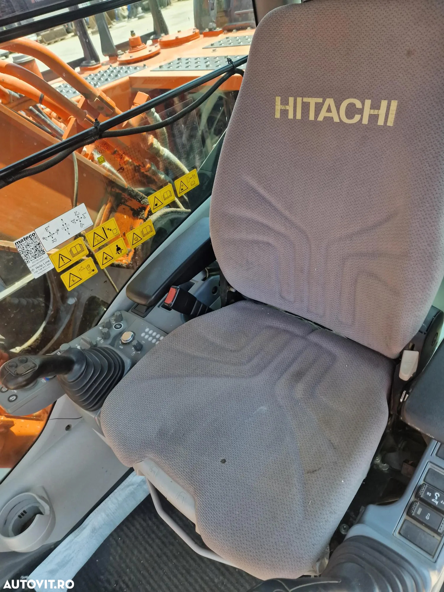 Hitachi ZX210, 2019, 23t, 4.888h, cupa NOUA 1,3mc-96.900 EUR+Tva, camera spate, camere laterale, inst picon, aer cond climatronic, consum 11l/h,. 3 pompe hidr HITACHI, inst picon, lant 90% ok 480h mars, posbilitate leasing 4 ani-PROMOTIE 96.900 EUR+Tva - 2