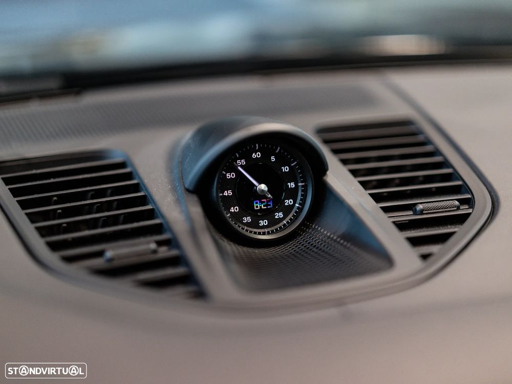 Porsche Panamera 4 E-Hybrid - 47