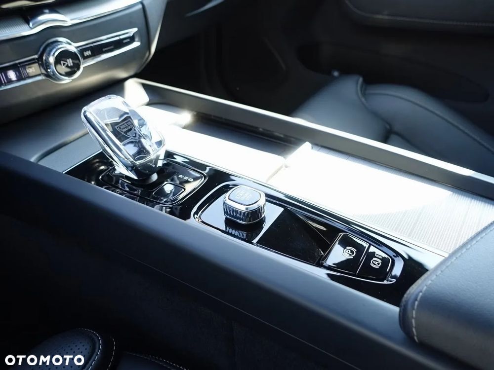 Volvo XC 60 T6 AWD Plus Black Edition - 7