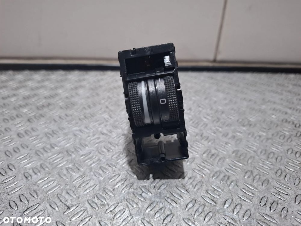 Regulator poziomu świateł pokrętło Seat Leon II Rok 2010 nr 5P0919094A - 1