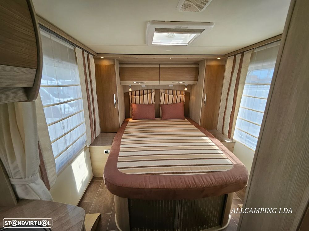 Burstner Nexxo T 687 CAMA CENTRAL - 25