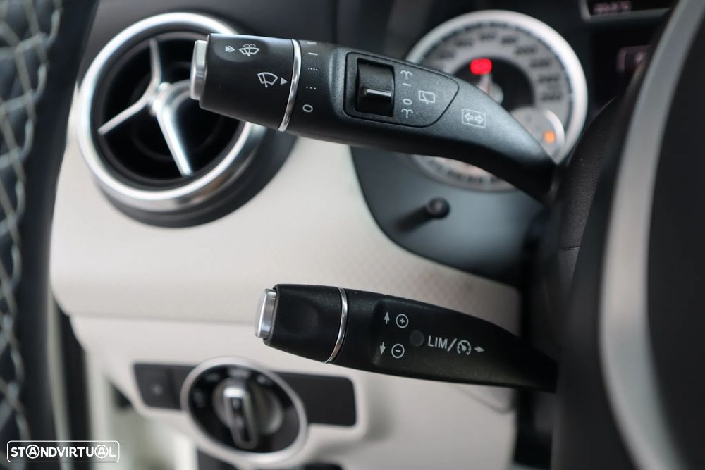 Mercedes-Benz A 180 CDI 7G-DCT Urban - 17