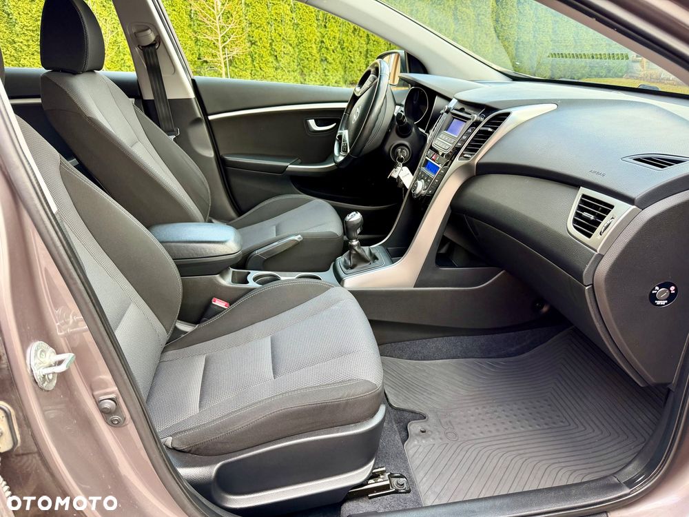 Hyundai i30 1.6 Trend - 27