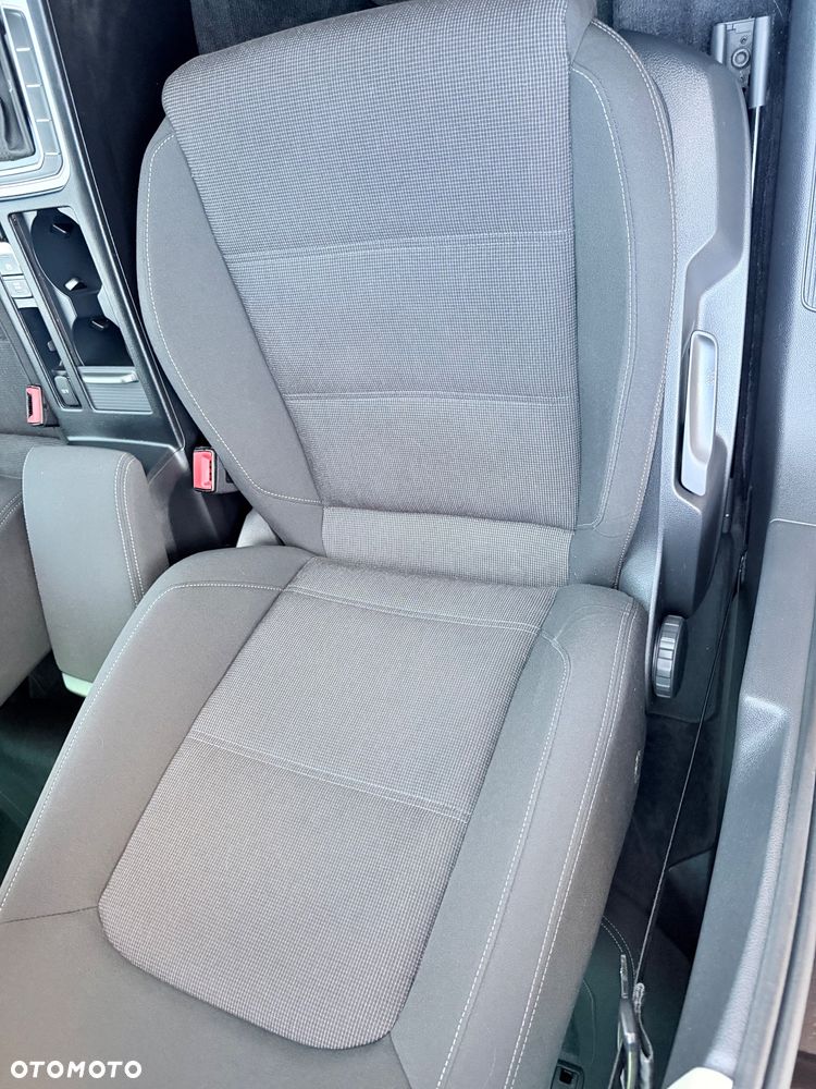 Volkswagen Passat - 8