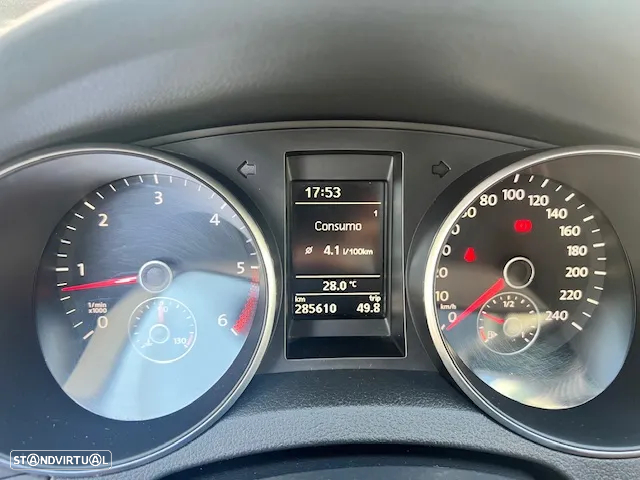 VW Golf 2.0 TDi Confortline - 6