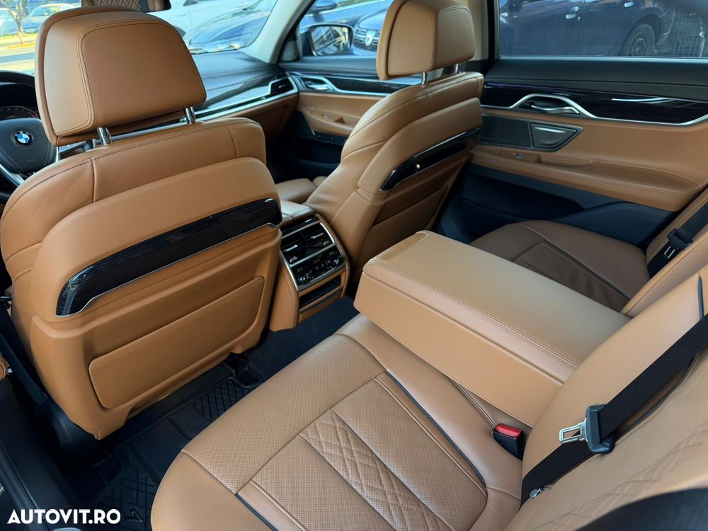 BMW Seria 7 750i xDrive - 27