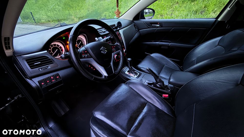 Suzuki Kizashi 2.4 4x4 CVT Sport - 26