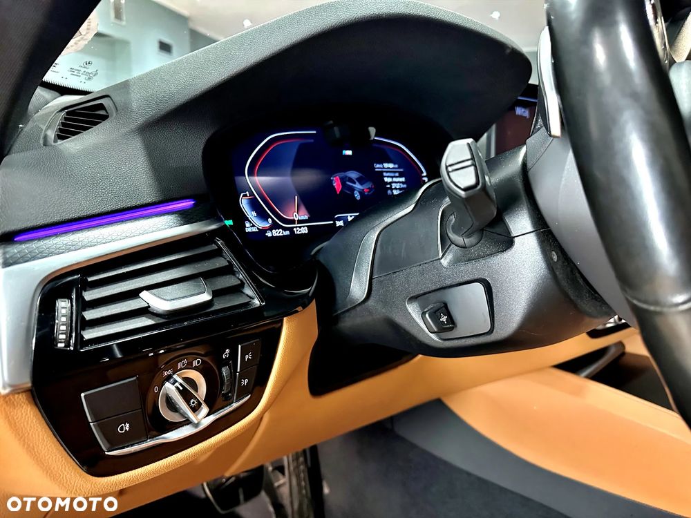 BMW Seria 5 520d xDrive MHEV M Sport sport - 18