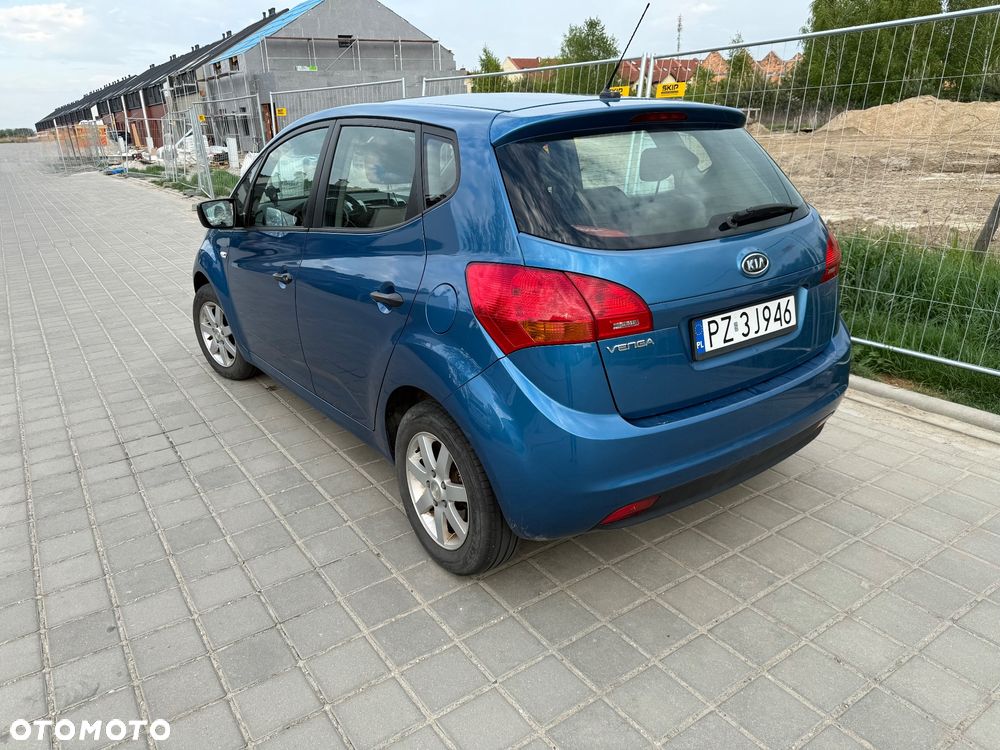 Kia Venga - 4
