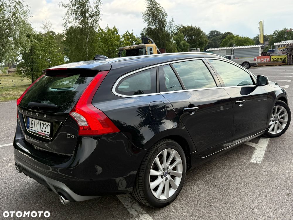 Volvo V60 D4 Geartronic RDesign - 11
