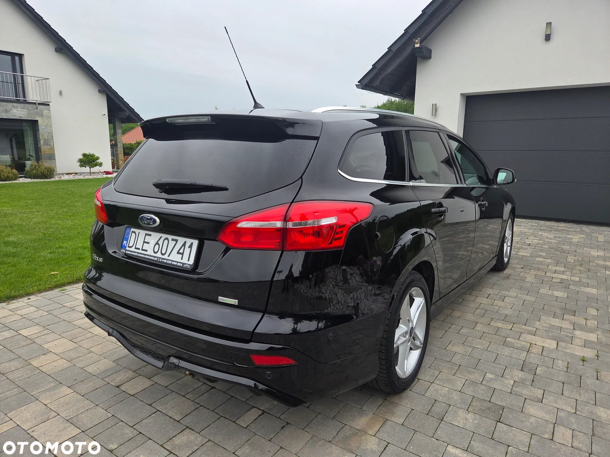 Ford Focus 1.0 EcoBoost Hybrid ST-LINE - 4