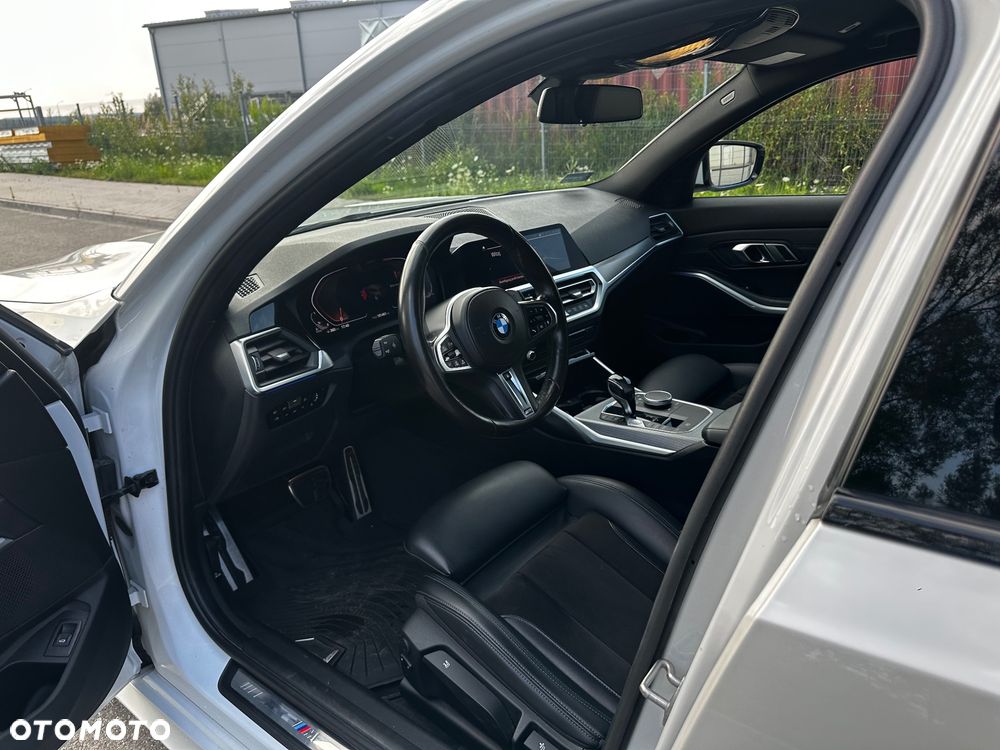 BMW Seria 3 320d xDrive M Sport - 10