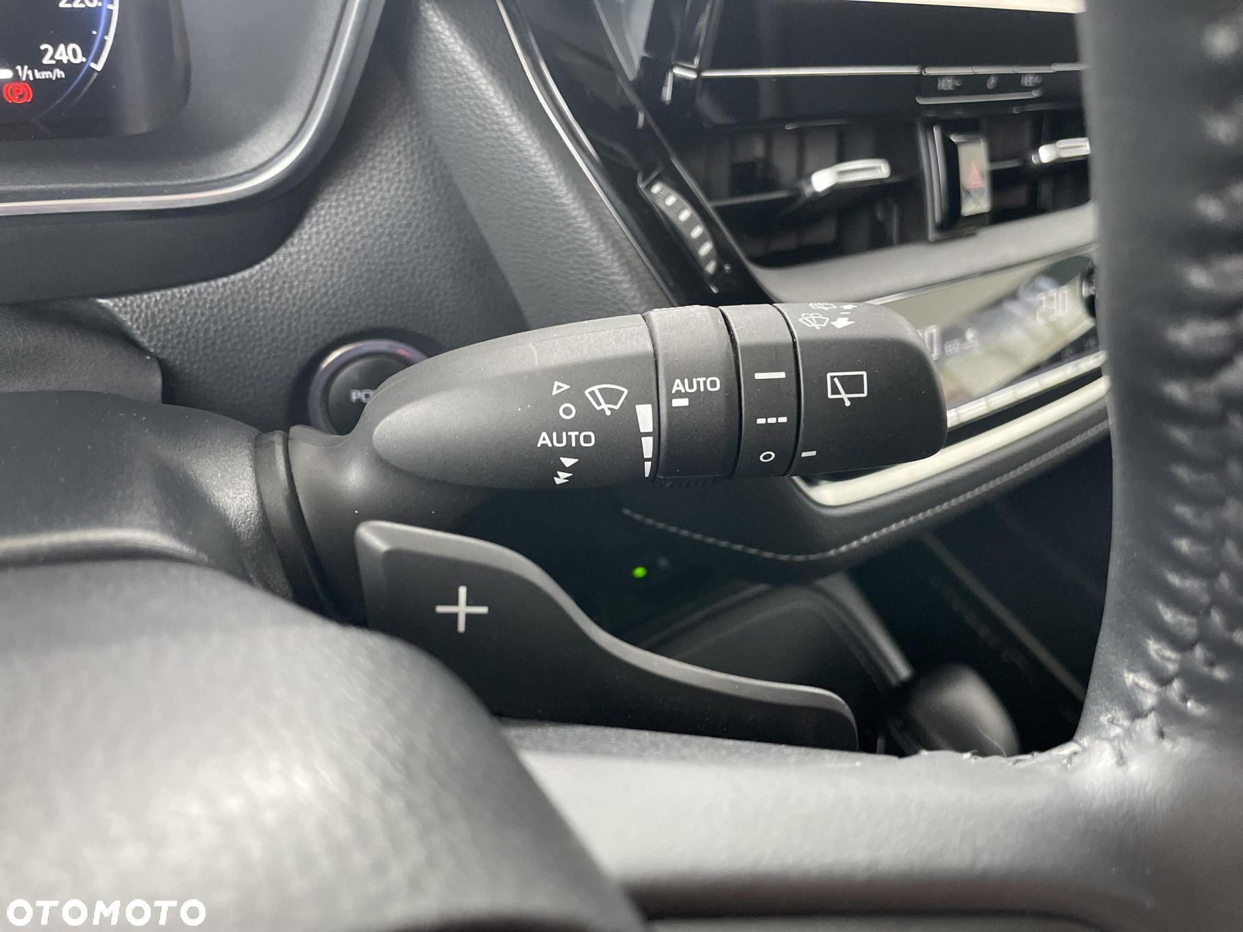 Toyota Corolla - 24