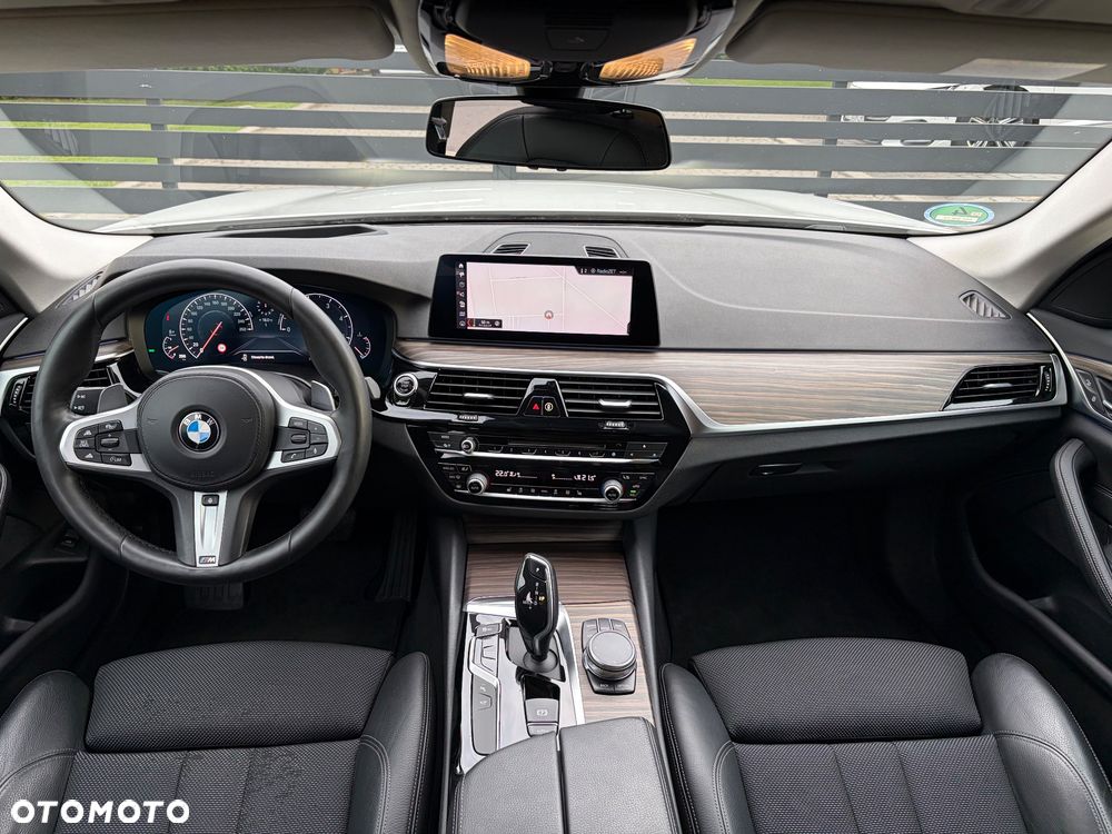 BMW Seria 5 525d Sport-Aut Luxury Line - 23