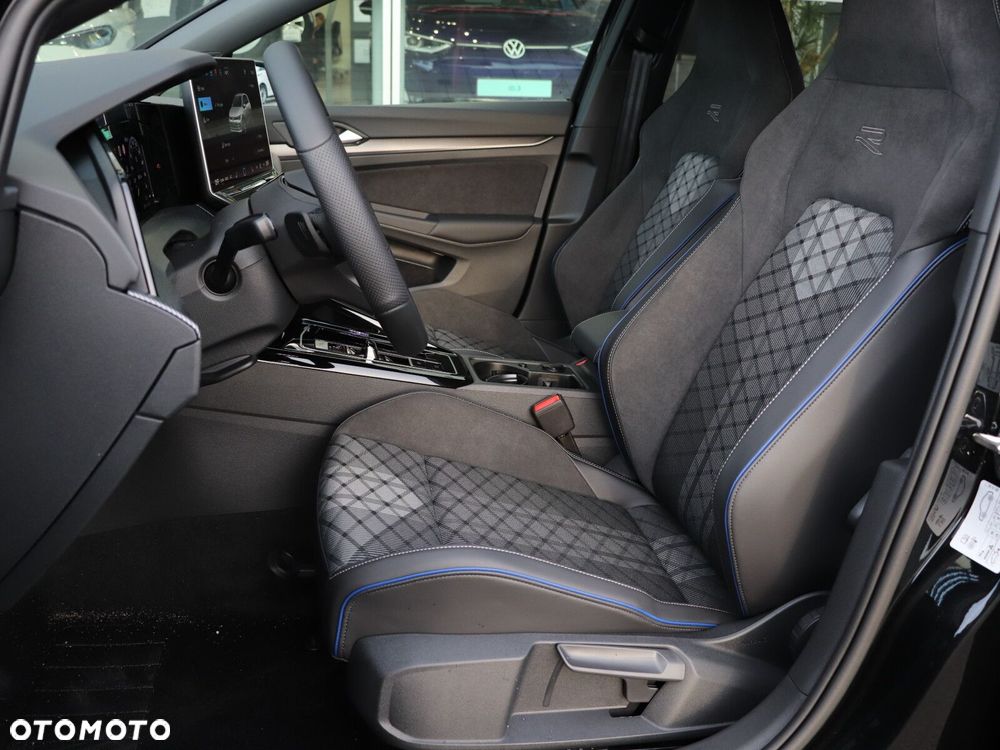 Volkswagen Golf - 11