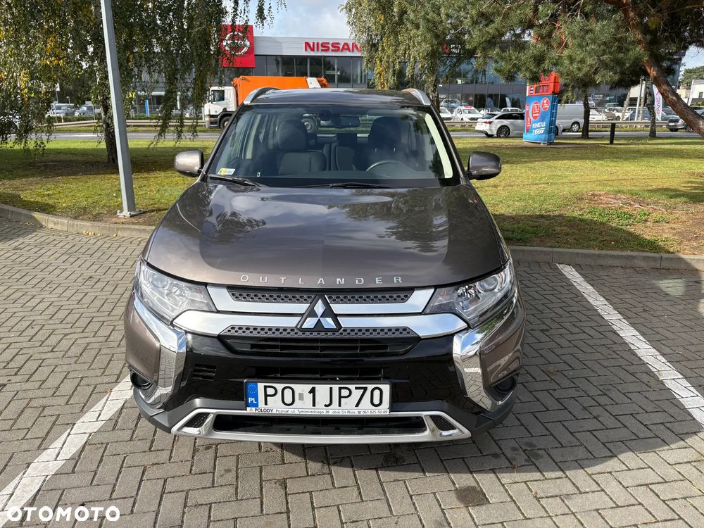 Mitsubishi Outlander 2.0 Invite + 2WD - 4