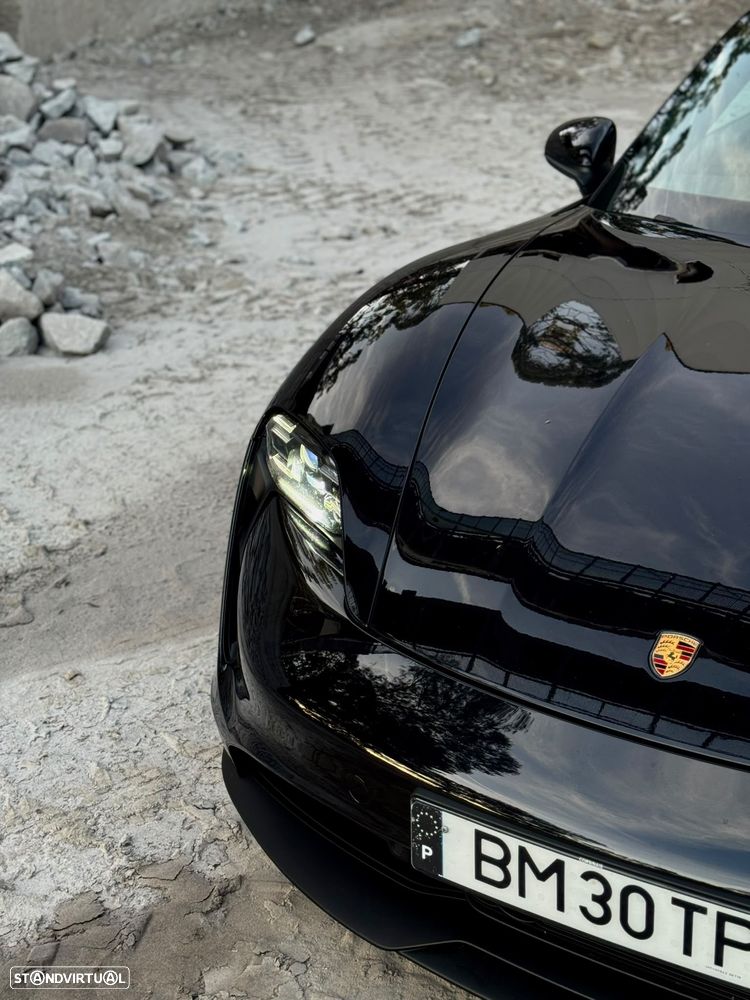 Porsche Taycan - 11