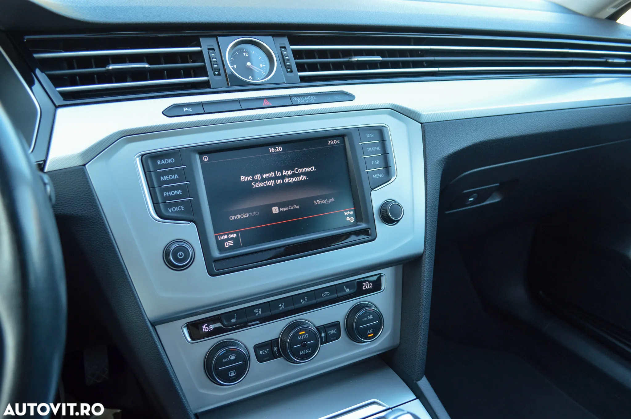 Volkswagen Passat Variant 2.0 TDI DSG (BlueMotion Technology) Comfortline - 24