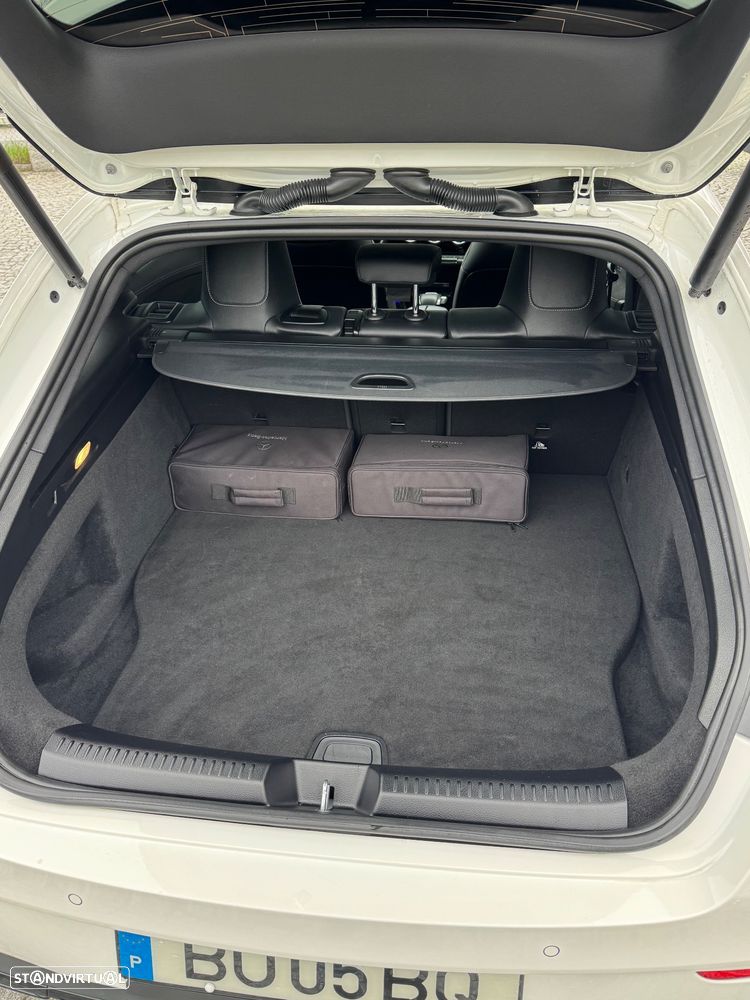 Mercedes-Benz CLA 250 e 8G-DCT AMG Line - 19