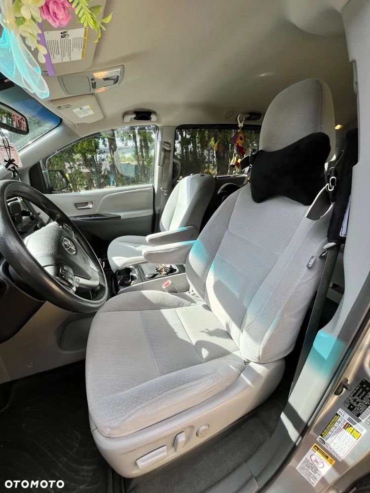 Toyota Sienna - 10