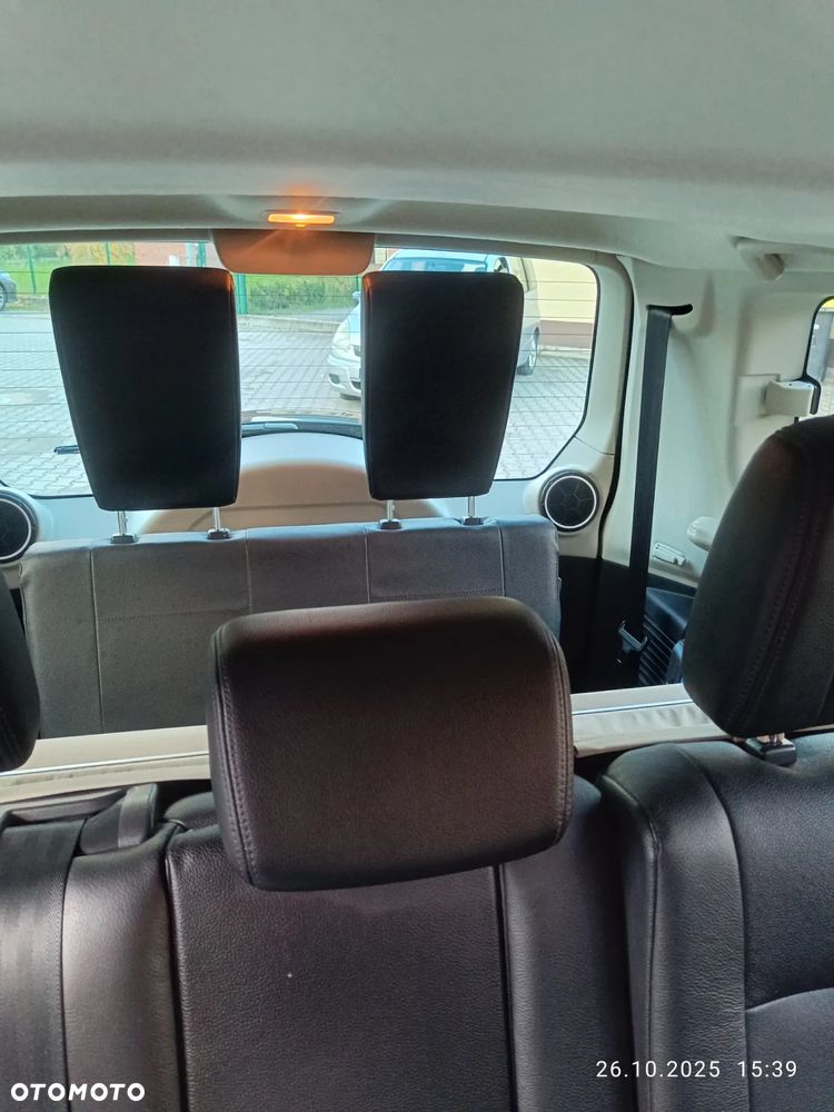 Mitsubishi Pajero - 21