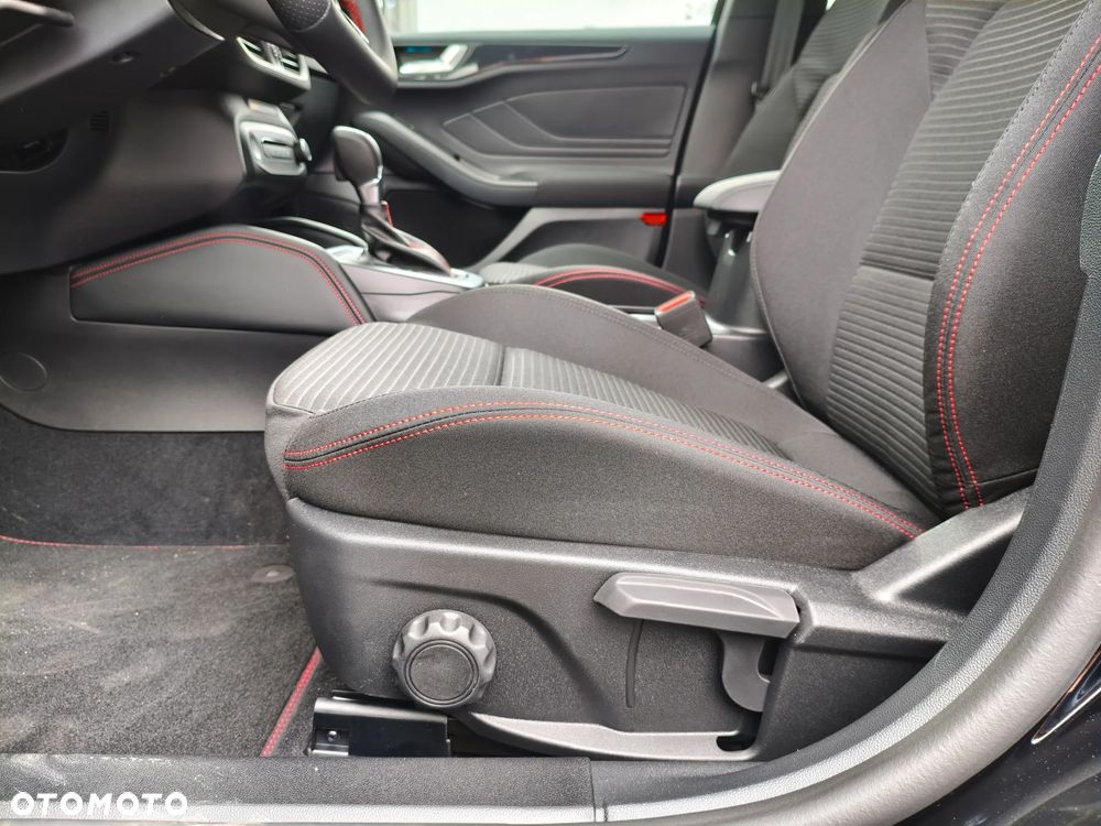 Ford Focus 1.0 EcoBoost mHEV ST-Line X - 14