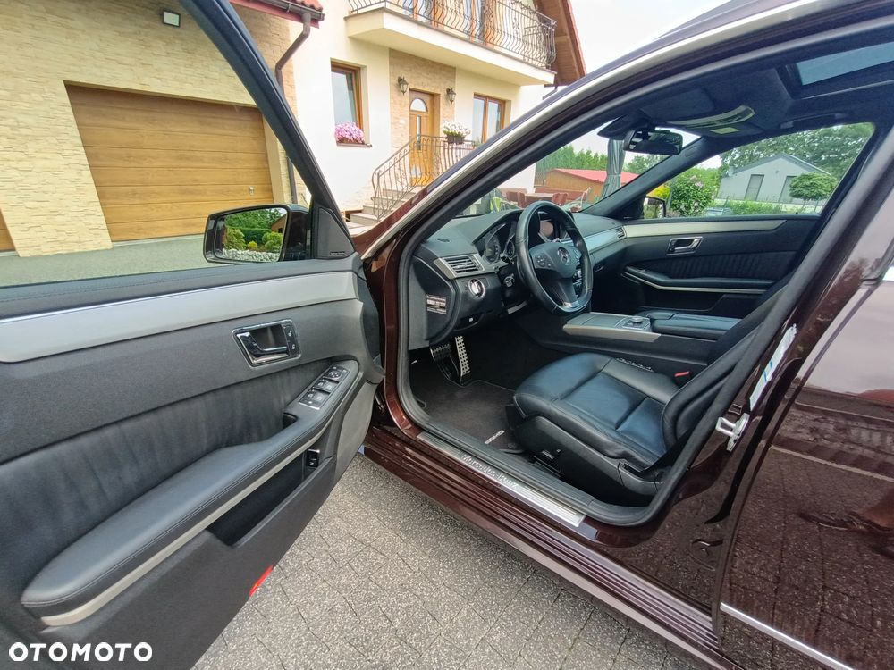 Mercedes-Benz Klasa E 300 CDI DPF BlueEFFICIENCY 7G-TRONIC Avantgarde - 22