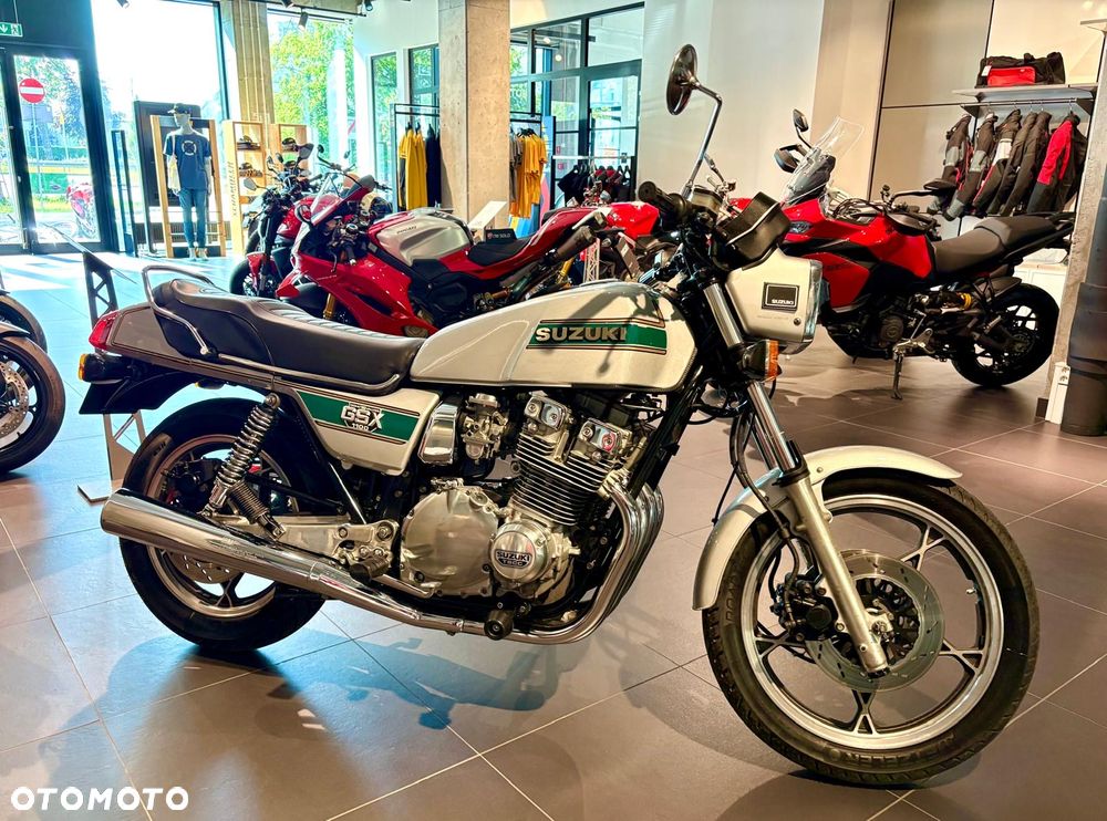 Suzuki GSX - 1
