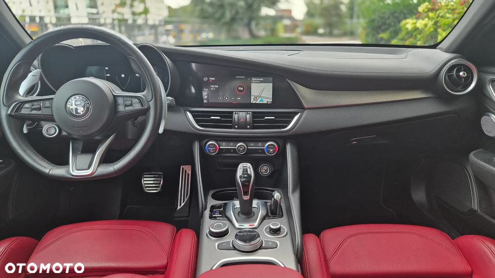 Alfa Romeo Giulia 2.0 Turbo 16V AT8-Q4 Veloce - 13