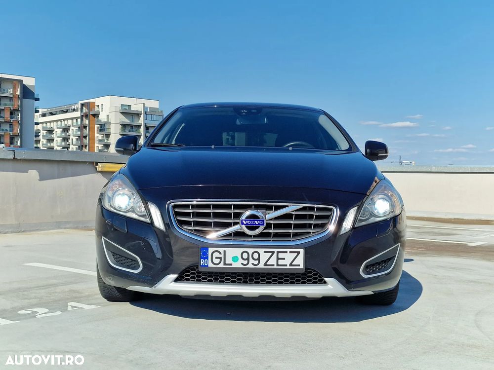 Volvo V60 D5 Geartronic Momentum - 3