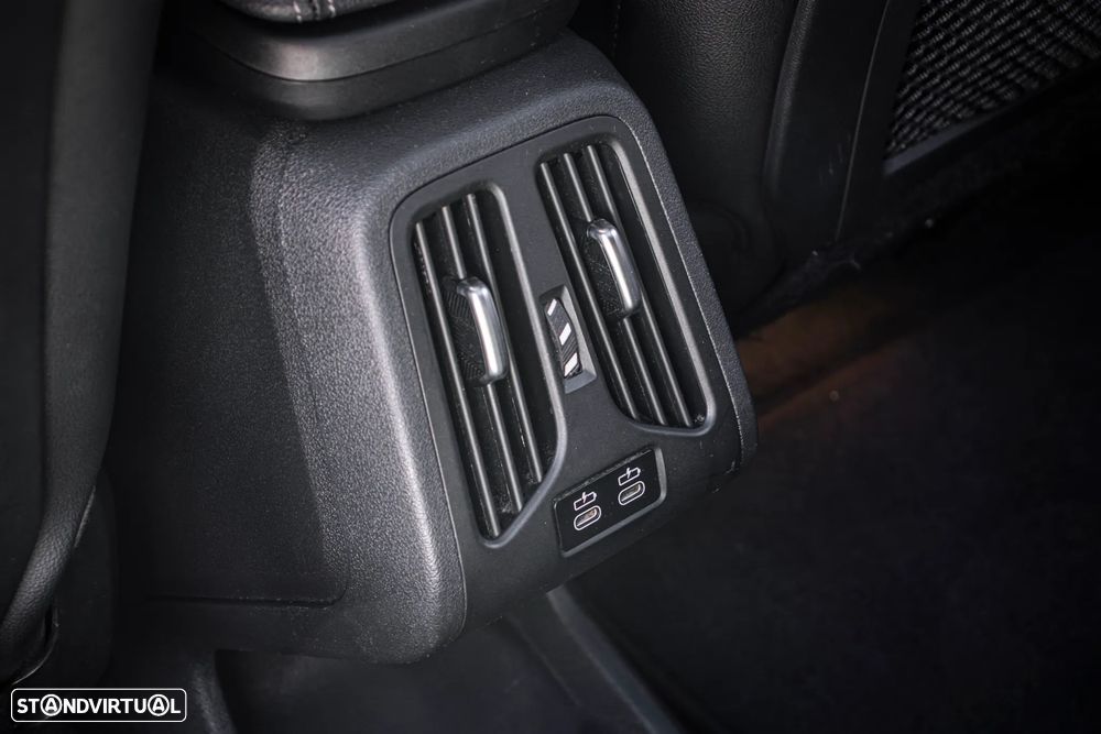 BMW 230xe Active Tourer Pack M - 50