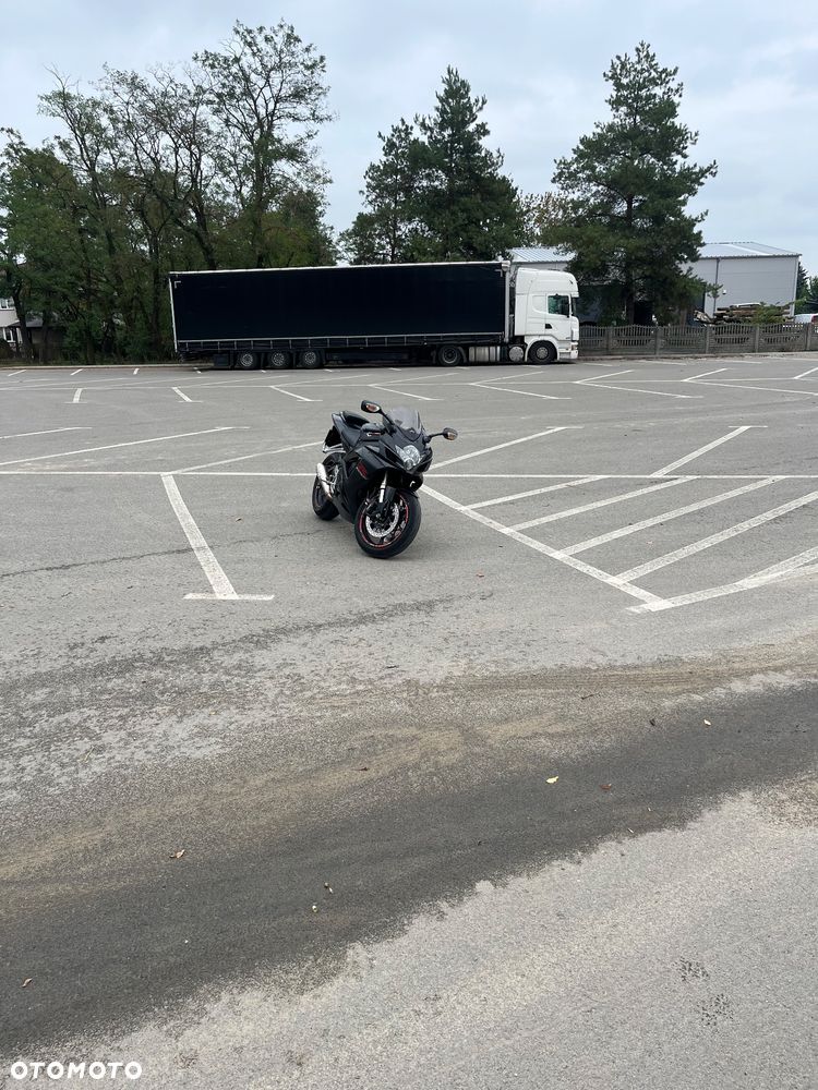 Suzuki GSX-R - 4