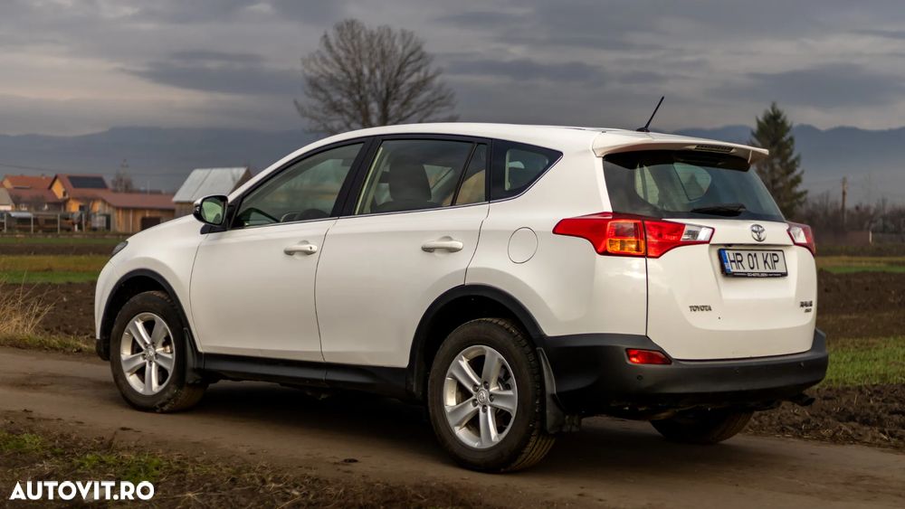 Toyota RAV4 2.0 D-4D 4x4 Executive - 4