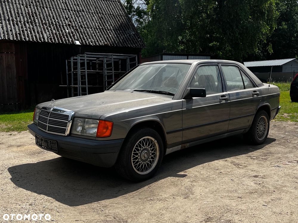 Mercedes-Benz W201 (190) - 1