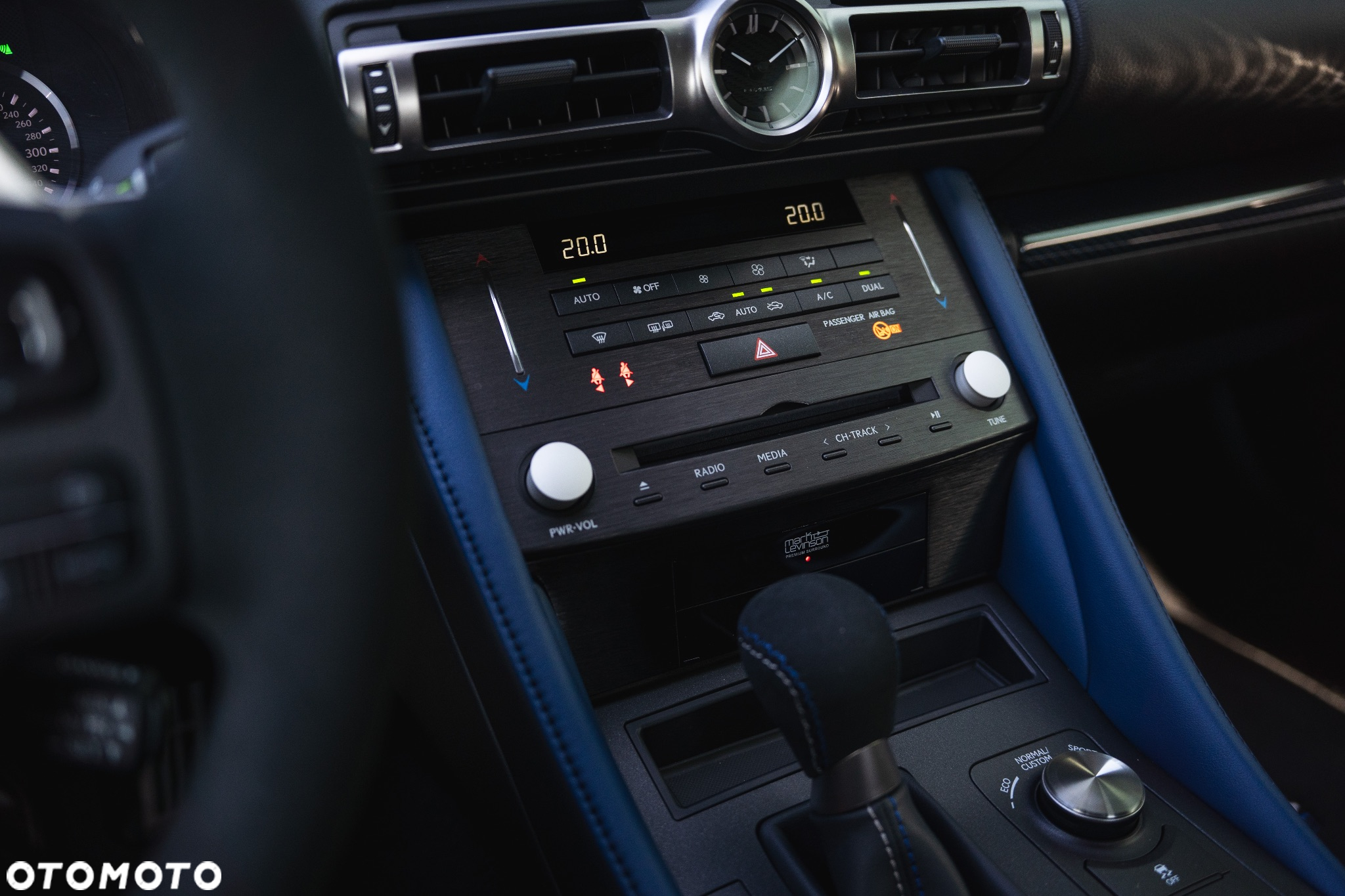 Lexus RC - 23