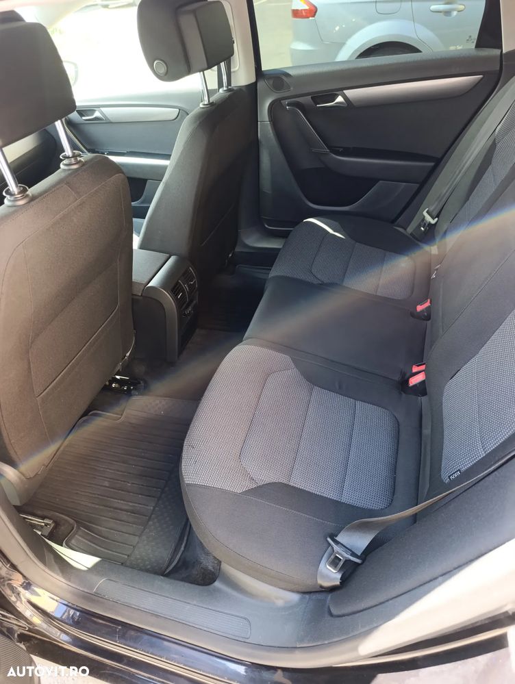 Volkswagen Passat 2.0 TDI Blue TDI Comfortline - 7