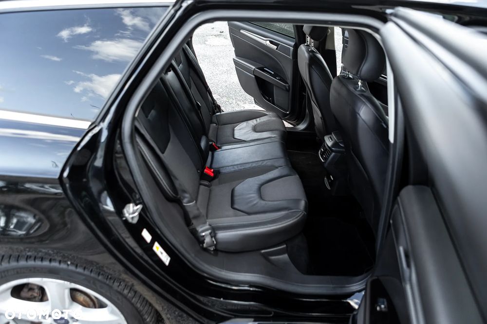 Ford Mondeo - 27