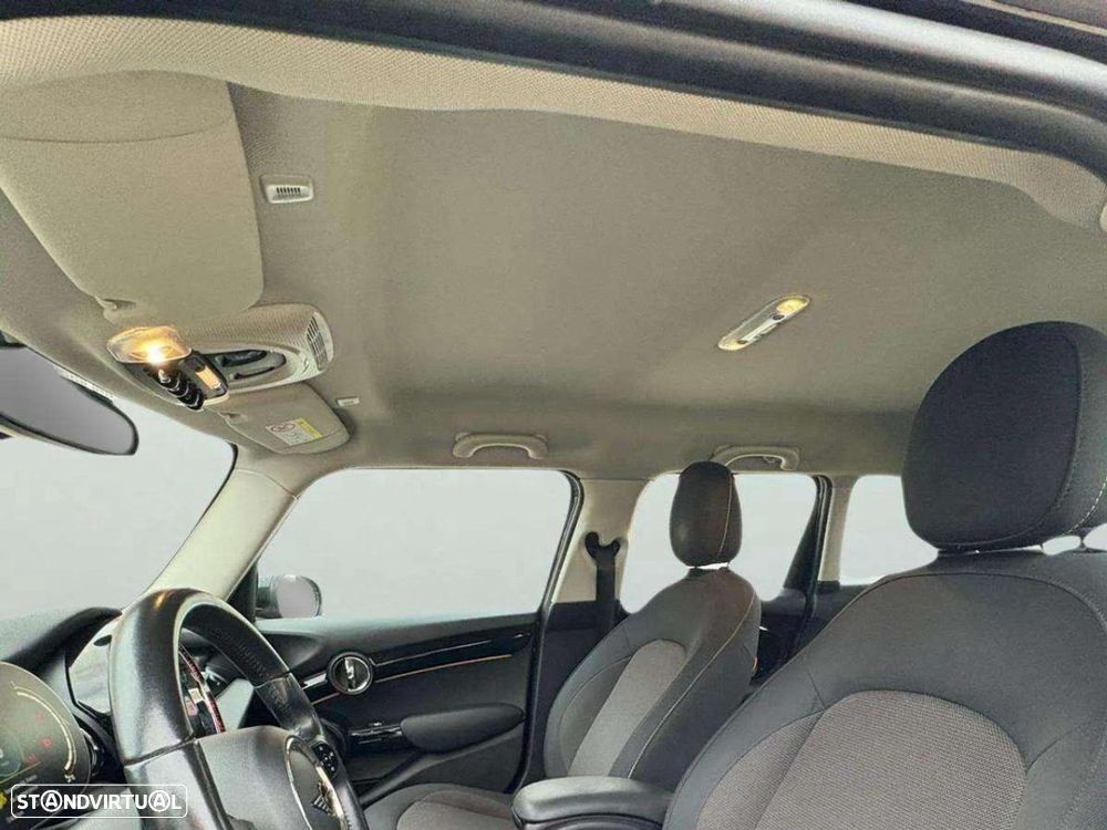 MINI 5 Portas Cooper Auto - 11