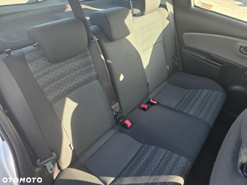Toyota Yaris 1.0 Premium - 32