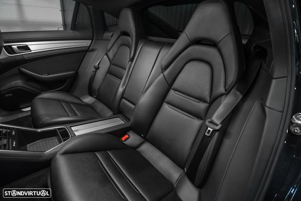 Porsche Panamera 4 E-Hybrid - 27