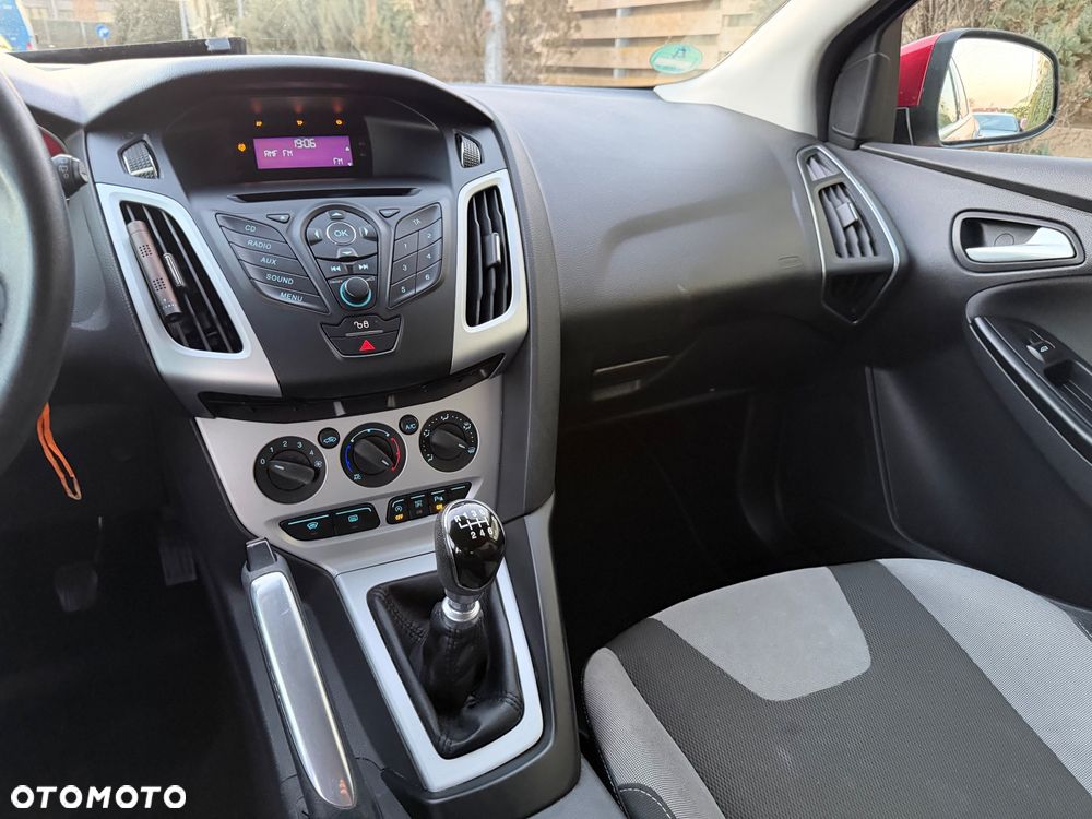 Ford Focus 1.0 EcoBoost Trend Sport - 35