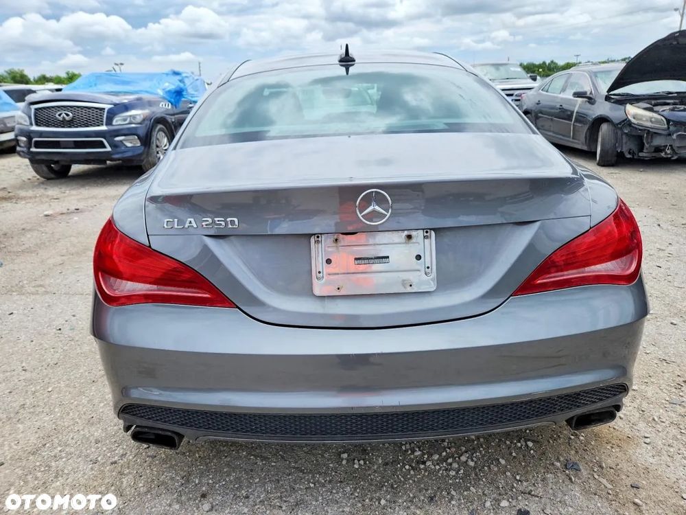 Mercedes-Benz CLA 250 4Matic 7G-DCT AMG Line - 5