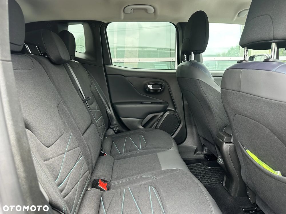 Jeep Renegade - 26